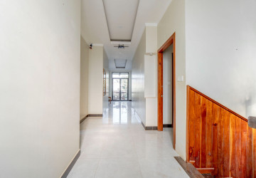 10 Bedroom Guesthouse For Rent - Svay Dangkum, Siem Reap thumbnail