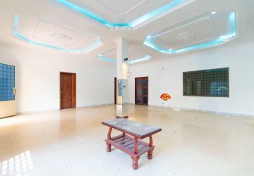 4 Bedroom House For Rent - Svay Dangkum, Siem Reap thumbnail