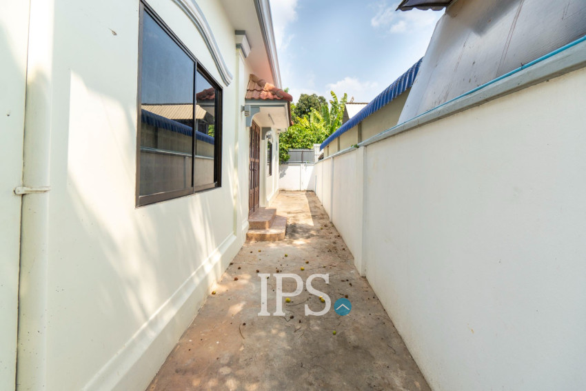 ផ្ទះ ៤ បន្ទប់គេងសម្រាប់ជួល - ស្វាយដង្គុំ សៀមរាប