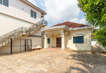 4 Bedroom House For Rent - Svay Dangkum, Siem Reap thumbnail