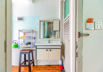 5 Bedroom House For Rent - Kep Province thumbnail