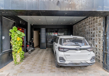 64 Sqm Retail Space For Rent - BKK1, Phnom Penh thumbnail