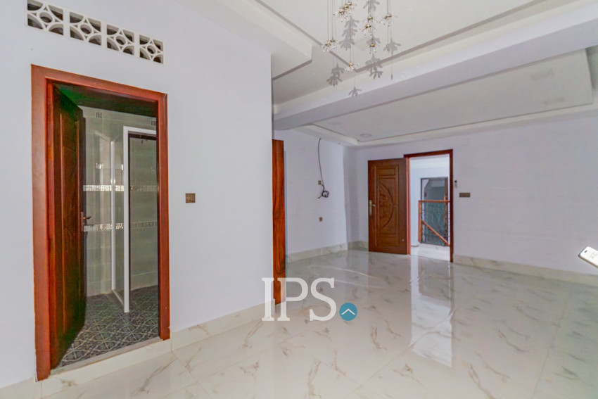 189 Sqm Retail Space For Rent - Chaktomukh, Phnom Penh