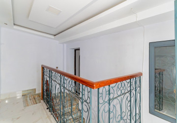 189 Sqm Retail Space For Rent - Chaktomukh, Phnom Penh thumbnail