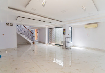 189 Sqm Retail Space For Rent - Chaktomukh, Phnom Penh thumbnail