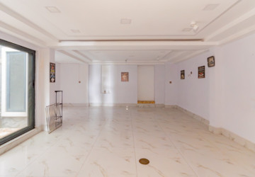 189 Sqm Retail Space For Rent - Chaktomukh, Phnom Penh thumbnail