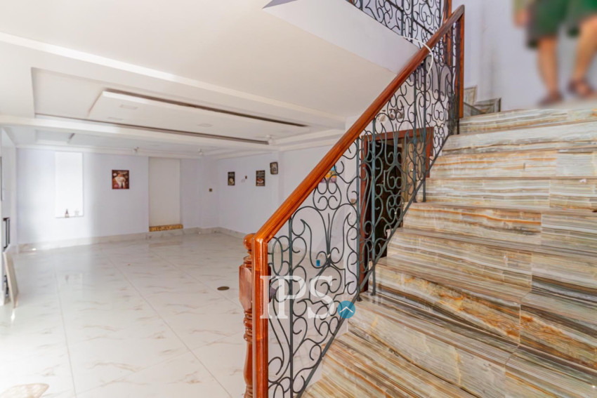 189 Sqm Retail Space For Rent - Chaktomukh, Phnom Penh