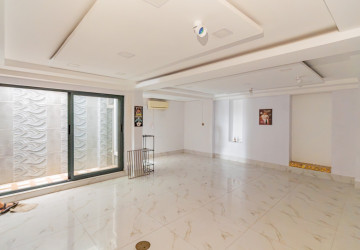 189 Sqm Retail Space For Rent - Chaktomukh, Phnom Penh thumbnail
