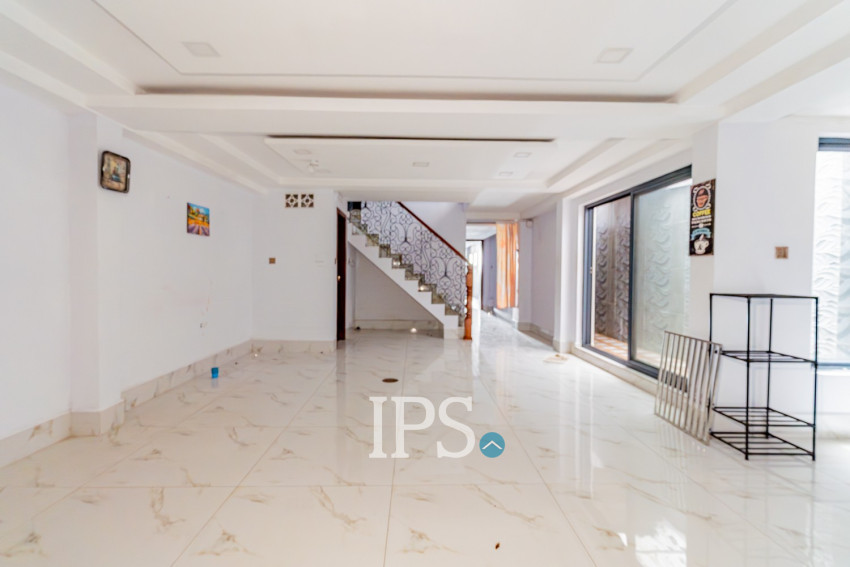 189 Sqm Retail Space For Rent - Chaktomukh, Phnom Penh