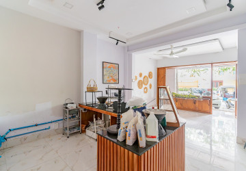 189 Sqm Retail Space For Rent - Chaktomukh, Phnom Penh thumbnail