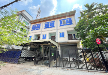 3 Bedroom House For Rent - Slor Kram, Siem Reap thumbnail