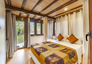 2 Bedroom Villa For Rent - Riverside, Slor Kram, Siem Reap thumbnail