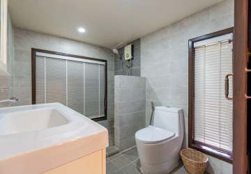 2 Bedroom Villa For Rent - Riverside, Slor Kram, Siem Reap thumbnail