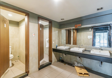 8 Bedroom Double Shophouse For Rent - Veal Vong, Phnom Penh thumbnail