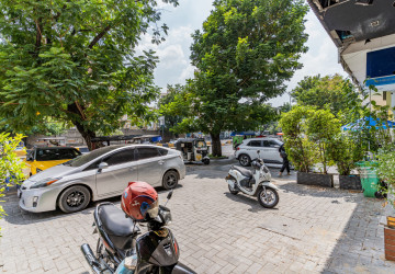 8 Bedroom Double Shophouse For Rent - Veal Vong, Phnom Penh thumbnail