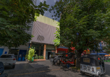 8 Bedroom Double Shophouse For Rent - Veal Vong, Phnom Penh thumbnail