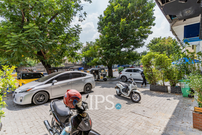 8 Bedroom Double Shophouse For Rent - Veal Vong, Phnom Penh