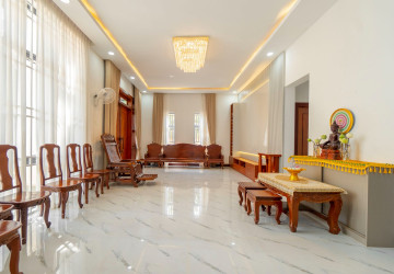 5 Bedroom  Villa For Rent - Svay Dangkum, Siem Reap thumbnail