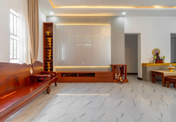 5 Bedroom  Villa For Rent - Svay Dangkum, Siem Reap thumbnail