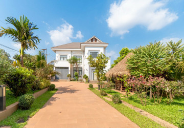 5 Bedroom  Villa For Rent - Svay Dangkum, Siem Reap thumbnail