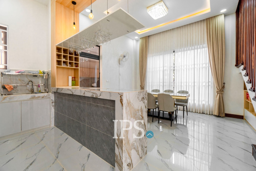 5 Bedroom  Villa For Rent - Svay Dangkum, Siem Reap