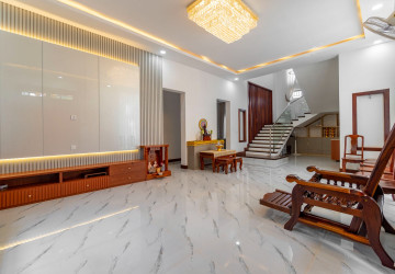 5 Bedroom  Villa For Rent - Svay Dangkum, Siem Reap thumbnail