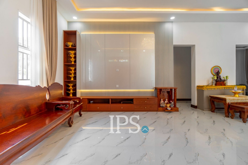 5 Bedroom  Villa For Rent - Svay Dangkum, Siem Reap