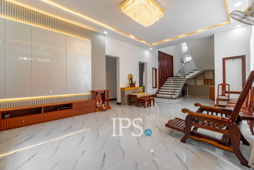 5 Bedroom  Villa For Rent - Svay Dangkum, Siem Reap