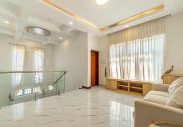 5 Bedroom  Villa For Rent - Svay Dangkum, Siem Reap thumbnail