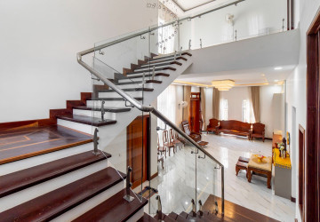 5 Bedroom  Villa For Rent - Svay Dangkum, Siem Reap thumbnail