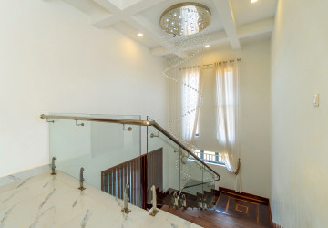 5 Bedroom  Villa For Rent - Svay Dangkum, Siem Reap thumbnail