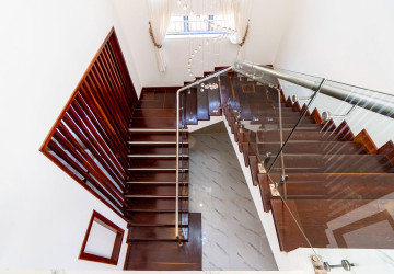 5 Bedroom  Villa For Rent - Svay Dangkum, Siem Reap thumbnail