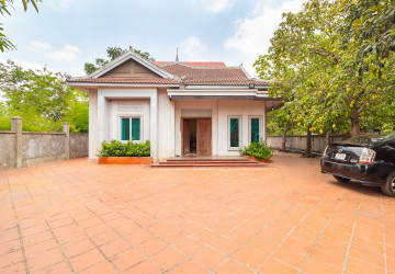 3 Bedroom House For Rent - Sra Ngae, Siem Reap thumbnail