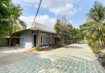 6 Bedroom Guesthouse For Rent - Sra Ngae, Siem Reap thumbnail