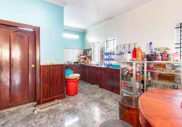 4 Bedroom House For Rent - Sangkat Siem Reap, Siem Reap thumbnail