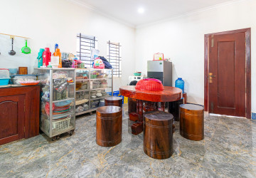 4 Bedroom House For Rent - Sangkat Siem Reap, Siem Reap thumbnail