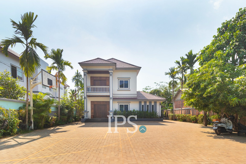 4 Bedroom House For Rent - Sangkat Siem Reap, Siem Reap