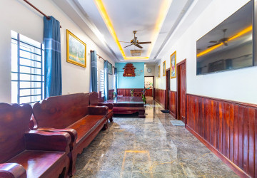 4 Bedroom House For Rent - Sangkat Siem Reap, Siem Reap thumbnail