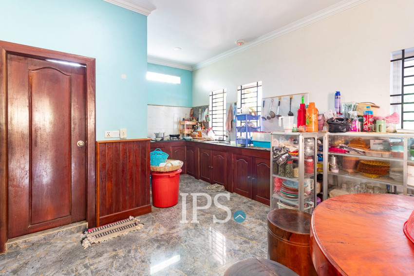 4 Bedroom House For Rent - Sangkat Siem Reap, Siem Reap