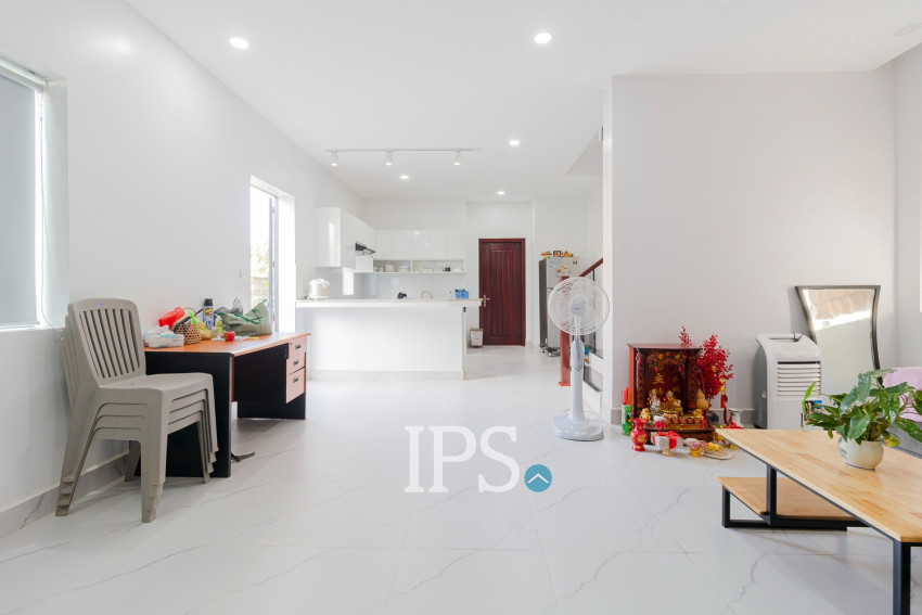 4 Bedroom House For Sale - Svay Dangkum, Siem Reap