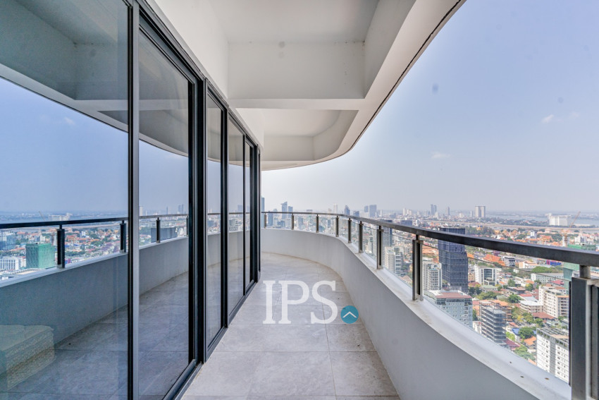 2 Bedroom Condo For Rent - Le Conde, BKK1, Phnom Penh