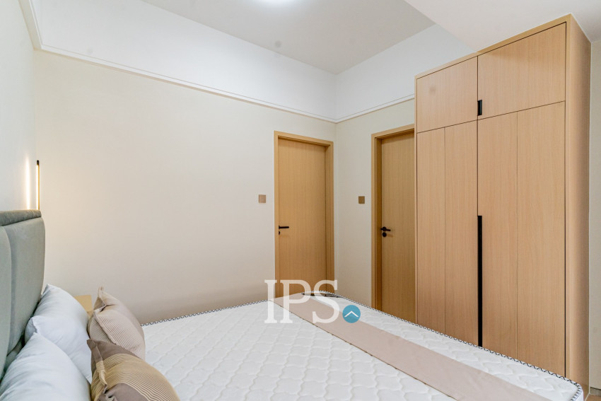 2 Bedroom Condo For Rent - Le Conde, BKK1, Phnom Penh