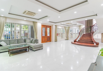 5 Bedroom Villa For Rent - Elite Town, TonleBassac, Phnom Penh thumbnail