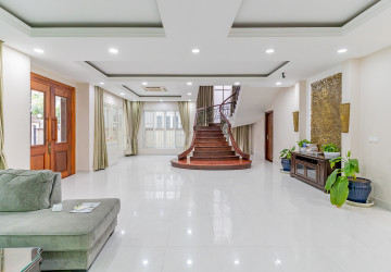 5 Bedroom Villa For Rent - Elite Town, TonleBassac, Phnom Penh thumbnail