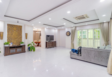 5 Bedroom Villa For Rent - Elite Town, TonleBassac, Phnom Penh thumbnail