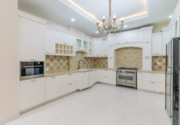 5 Bedroom Villa For Rent - Elite Town, TonleBassac, Phnom Penh thumbnail