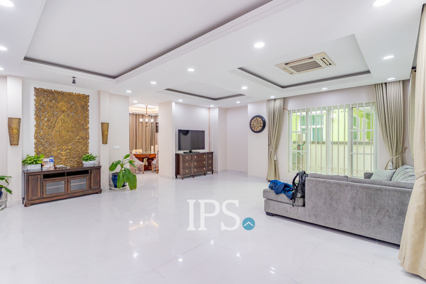 5 Bedroom Villa For Rent - Elite Town, TonleBassac, Phnom Penh