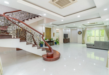 5 Bedroom Villa For Rent - Elite Town, TonleBassac, Phnom Penh thumbnail