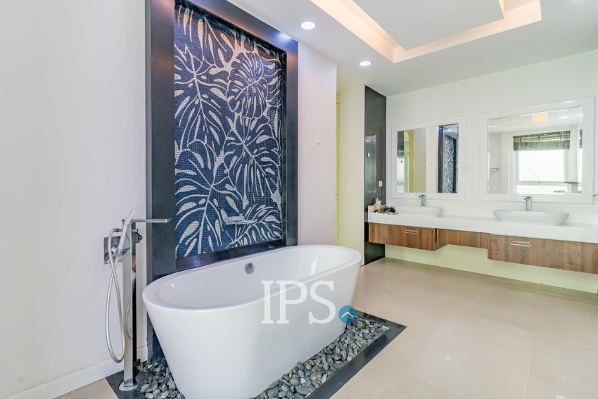 5 Bedroom Villa For Rent - Elite Town, TonleBassac, Phnom Penh