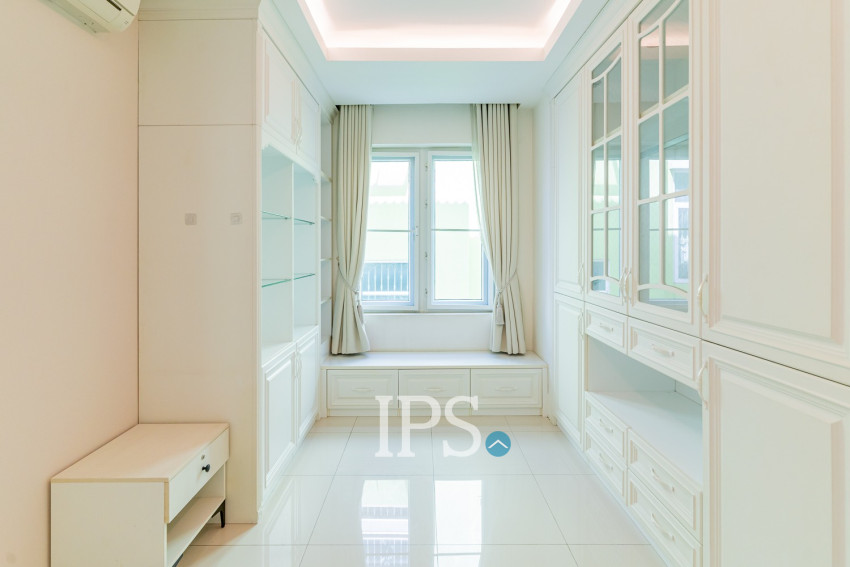 5 Bedroom Villa For Rent - Elite Town, TonleBassac, Phnom Penh